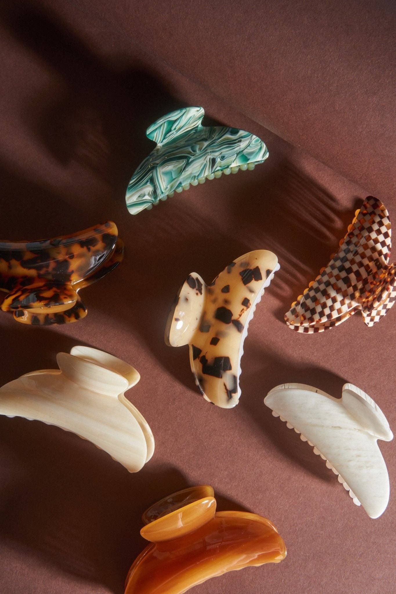 Grande Heirloom Claw in Cognac