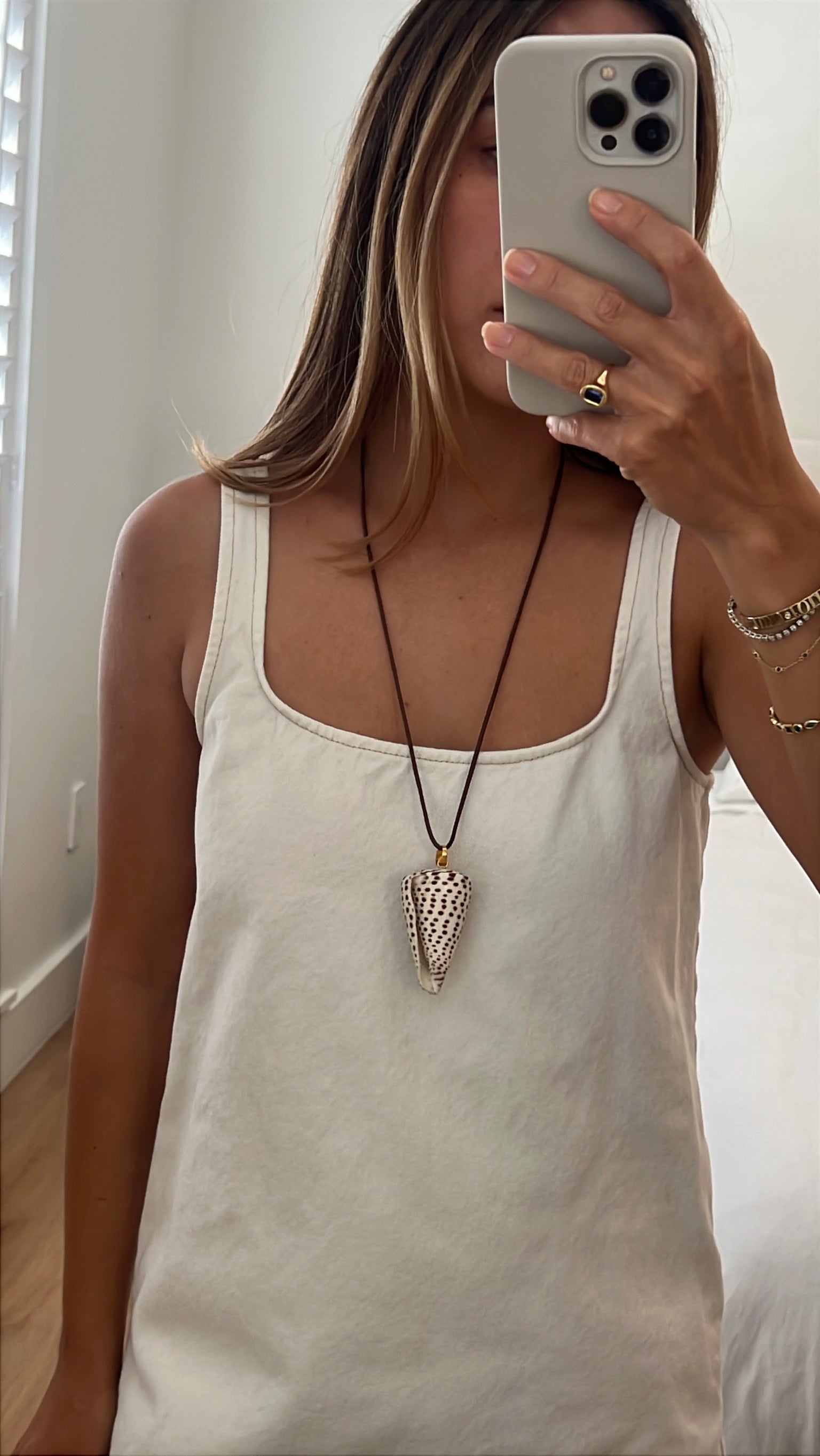 Sea Shell Pendant Necklace