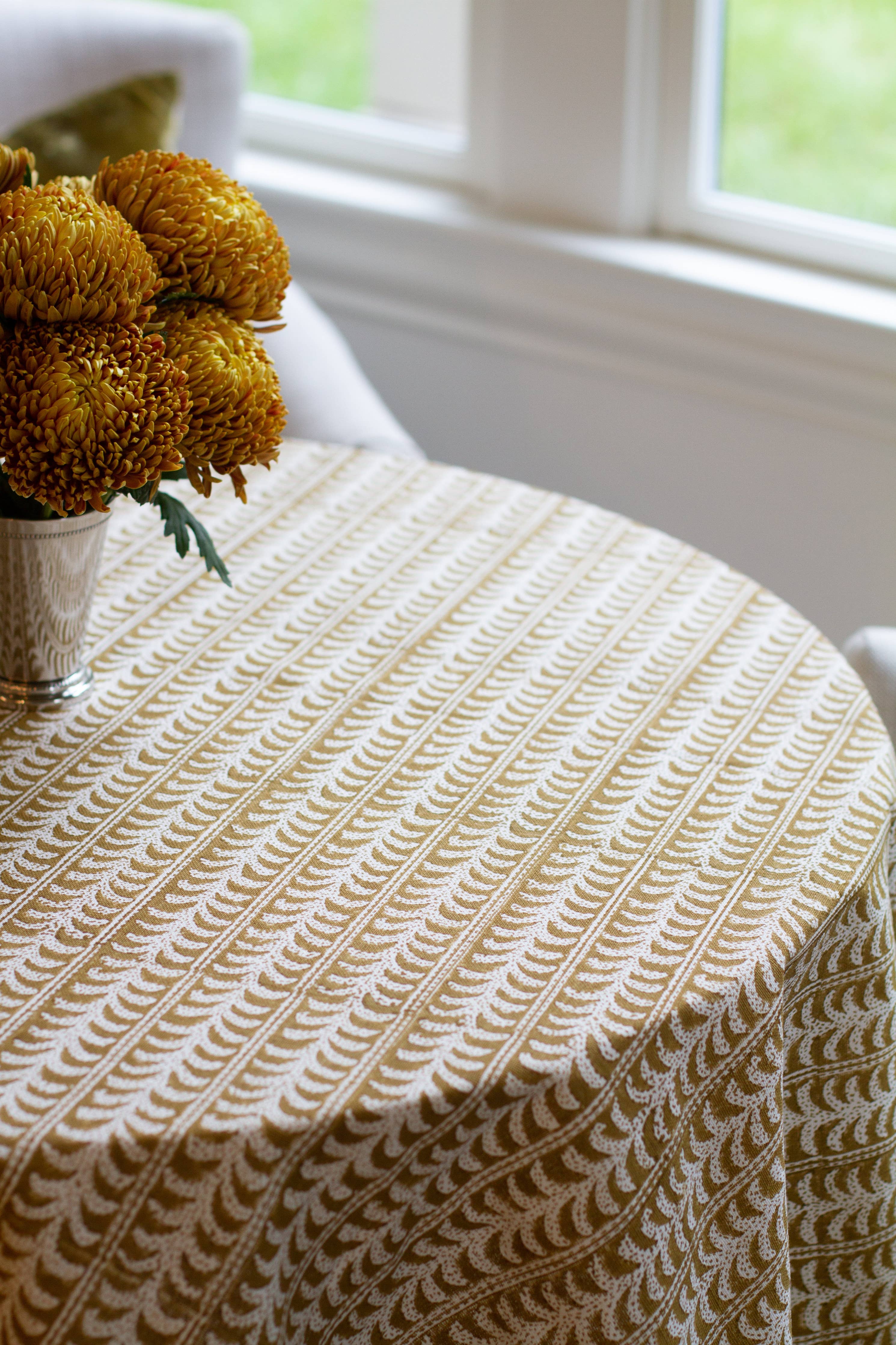 Endless Fleur Tablecloth